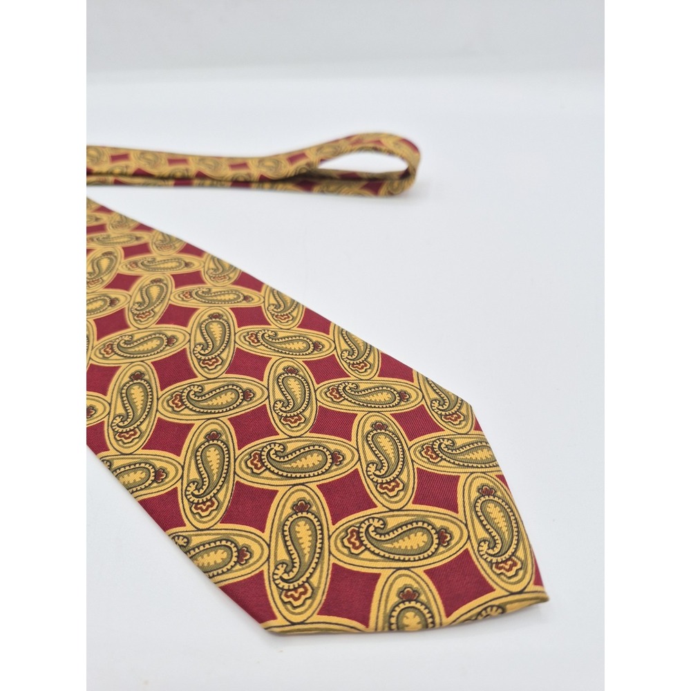 Paul Stuart Mens Silk Tie Red Gold Paisley USA Hand Sewn 56x3.5 Designer